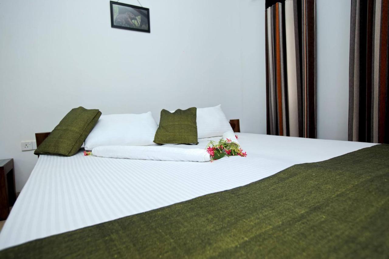 The Mastodon Valley Safari Resort Udawalawe Buitenkant foto
