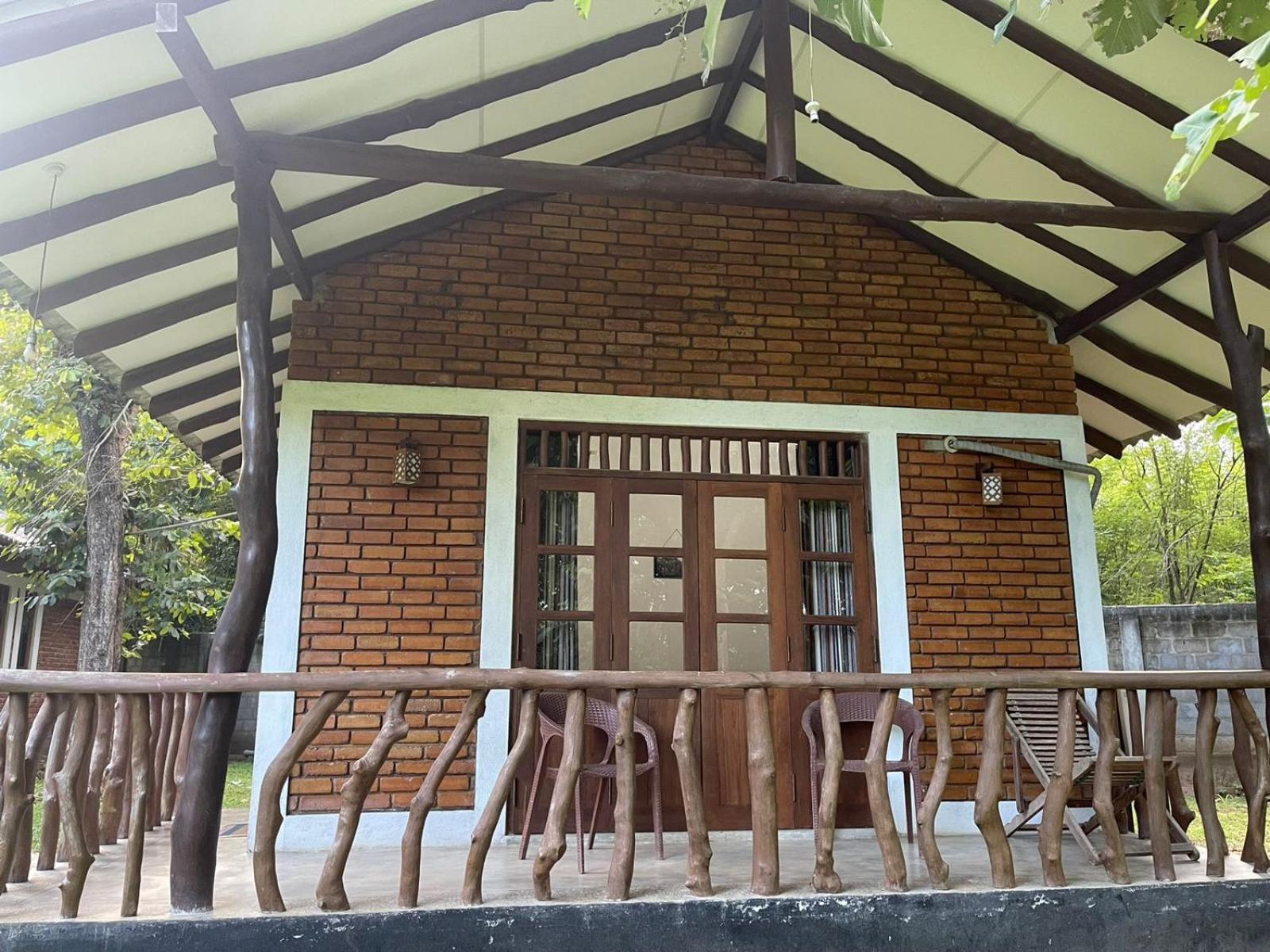 The Mastodon Valley Safari Resort Udawalawe Buitenkant foto