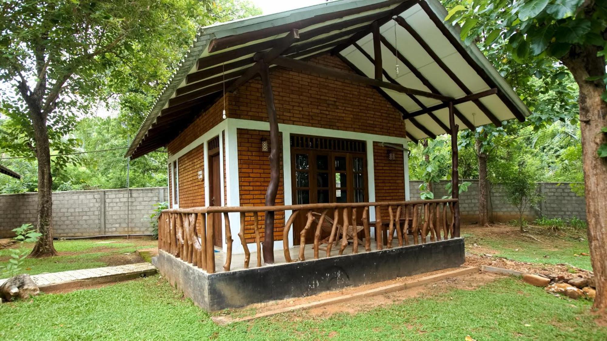 The Mastodon Valley Safari Resort Udawalawe Buitenkant foto