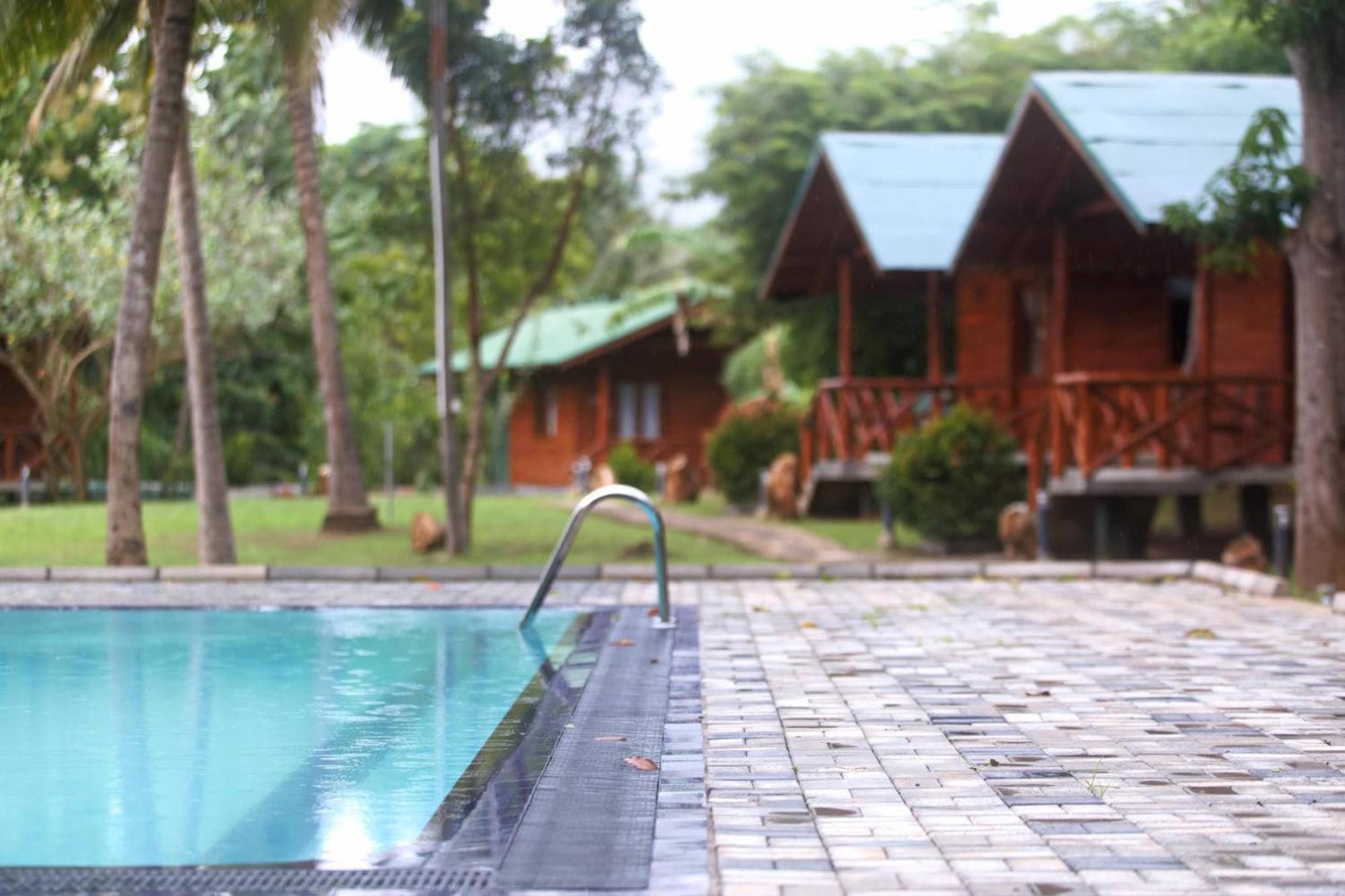 The Mastodon Valley Safari Resort Udawalawe Buitenkant foto