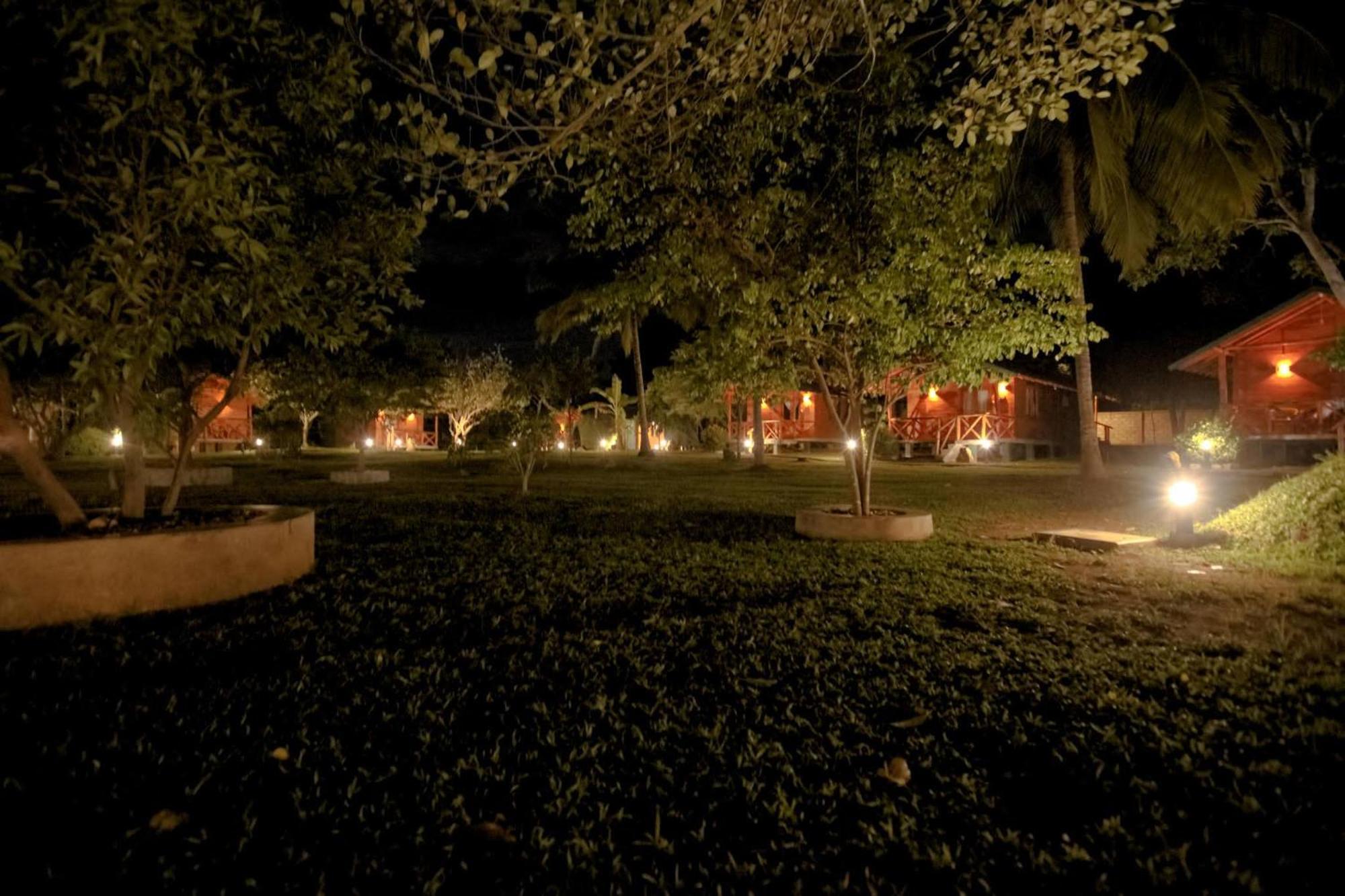 The Mastodon Valley Safari Resort Udawalawe Buitenkant foto