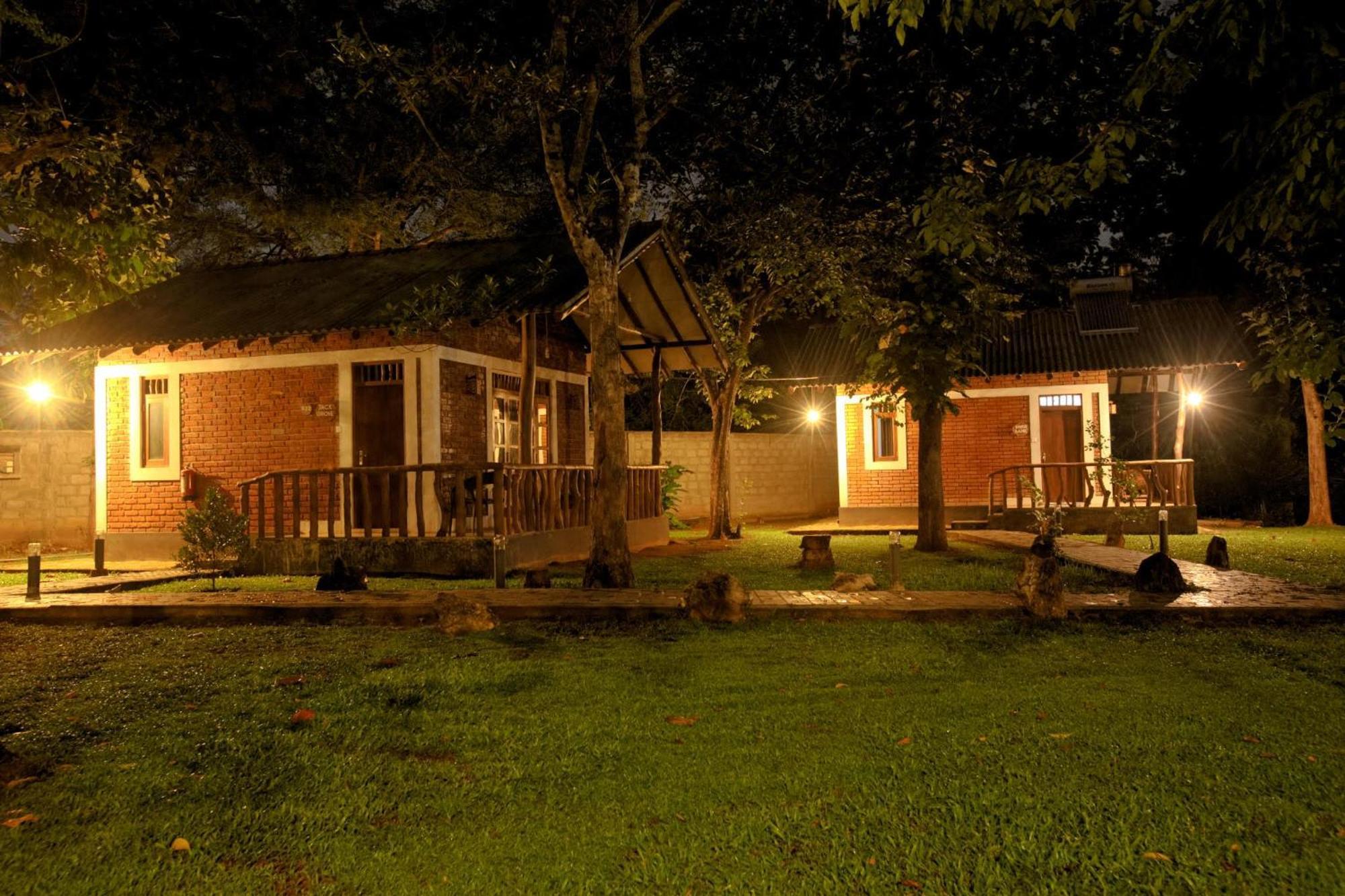 The Mastodon Valley Safari Resort Udawalawe Buitenkant foto